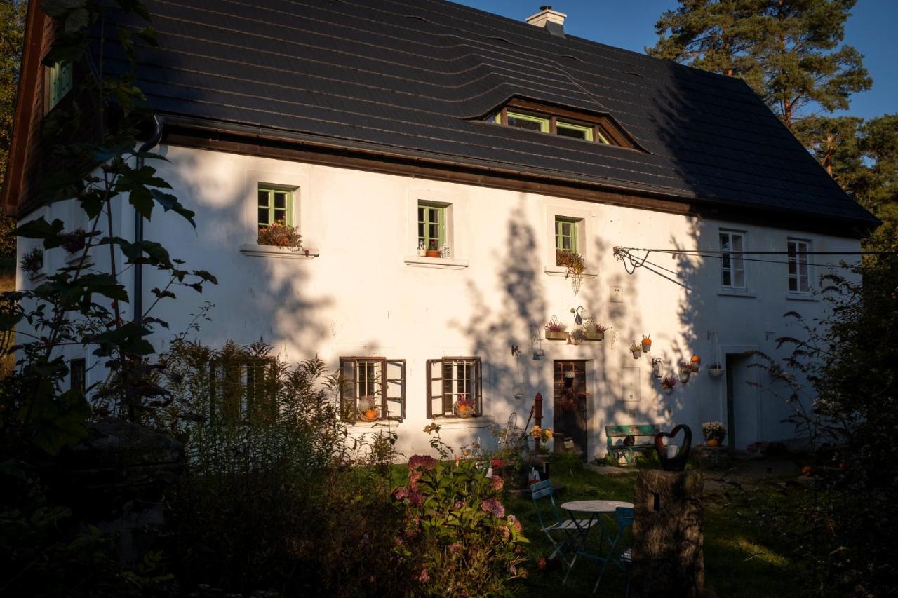 Enjoy Cozy Home Hills & Forest & Views & Gardens & Sauna Whirlpool Bath Яблонне-в-Подьештеди Экстерьер фото